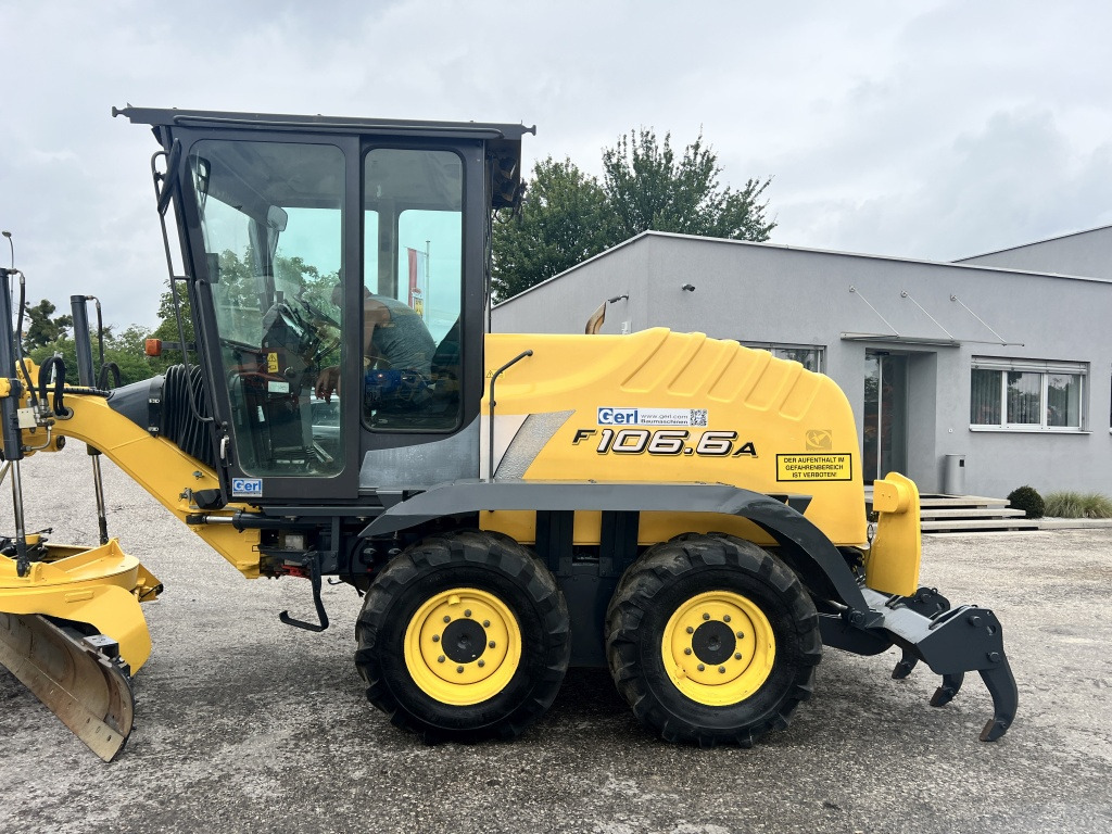 New Holland F 106.6 A (111602) - Порамнувач: слика 2 New Holland F 106.6 A (111602) - Порамнувач: слика 2
