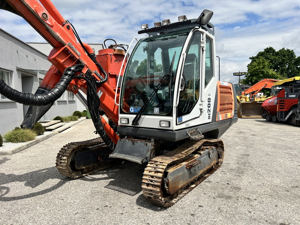 Sandvik DI 200 (111633) - Машина за бушење: слика 4 Sandvik DI 200 (111633) - Машина за бушење: слика 4