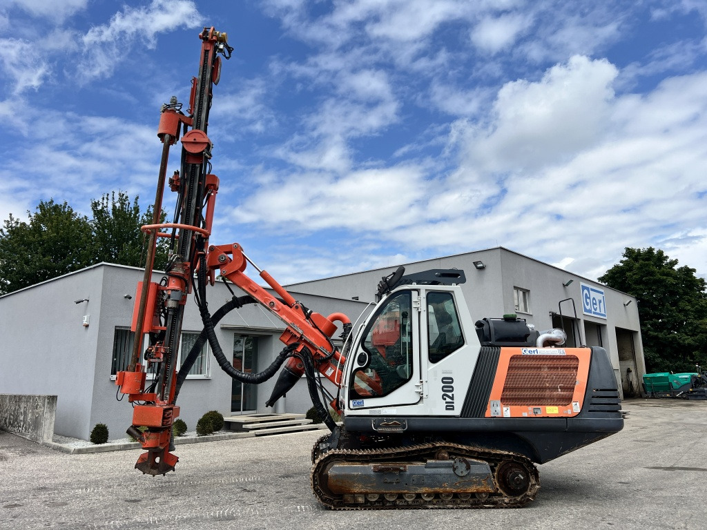 Sandvik DI 200 (111633) - Машина за бушење: слика 1 Sandvik DI 200 (111633) - Машина за бушење: слика 1