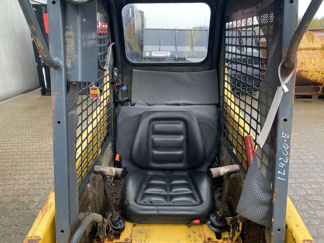 Gehl SL1635 - Компактен натоварувач: слика 3 Gehl SL1635 - Компактен натоварувач: слика 3