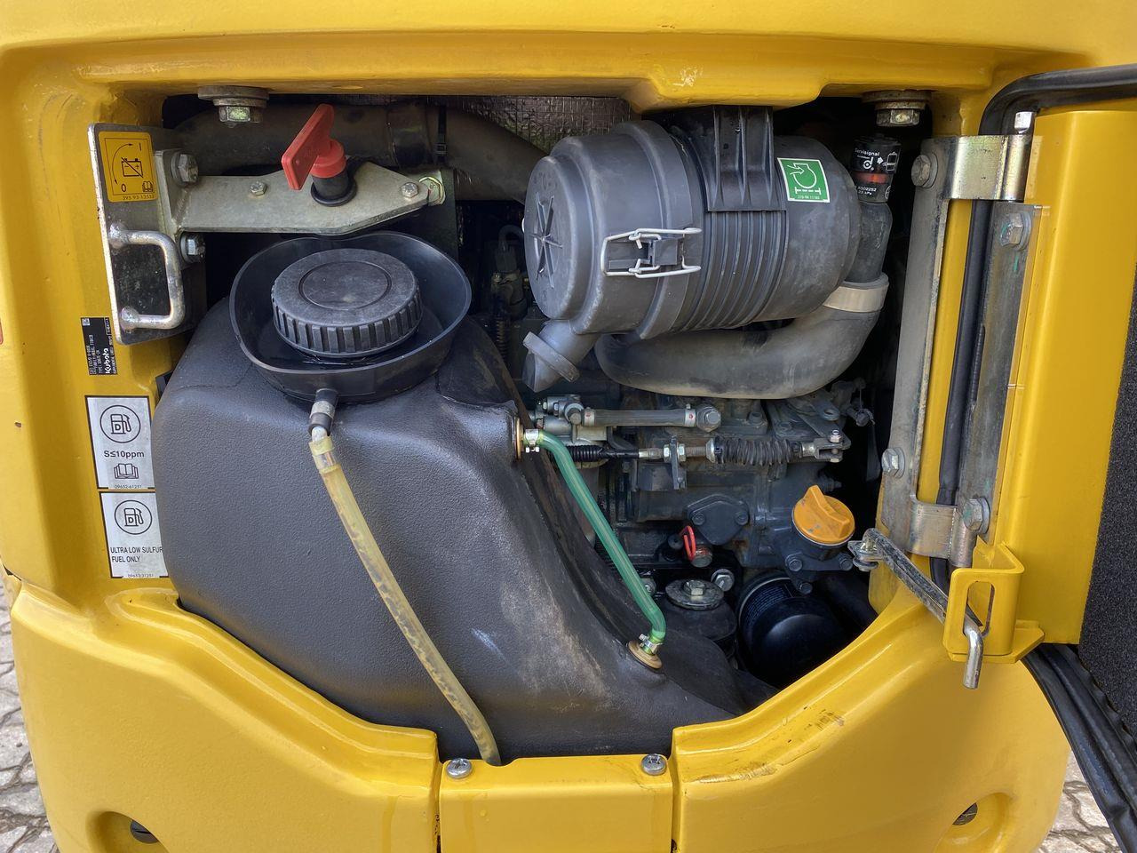 Лизинг на  Komatsu PC16R-3HS CANOPY Komatsu PC16R-3HS CANOPY: слика 8