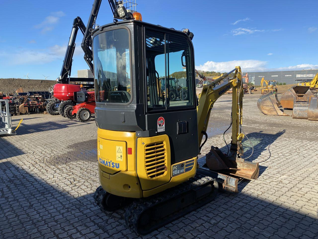 Komatsu PC16R-3HS - Мини багер: слика 4 Komatsu PC16R-3HS - Мини багер: слика 4