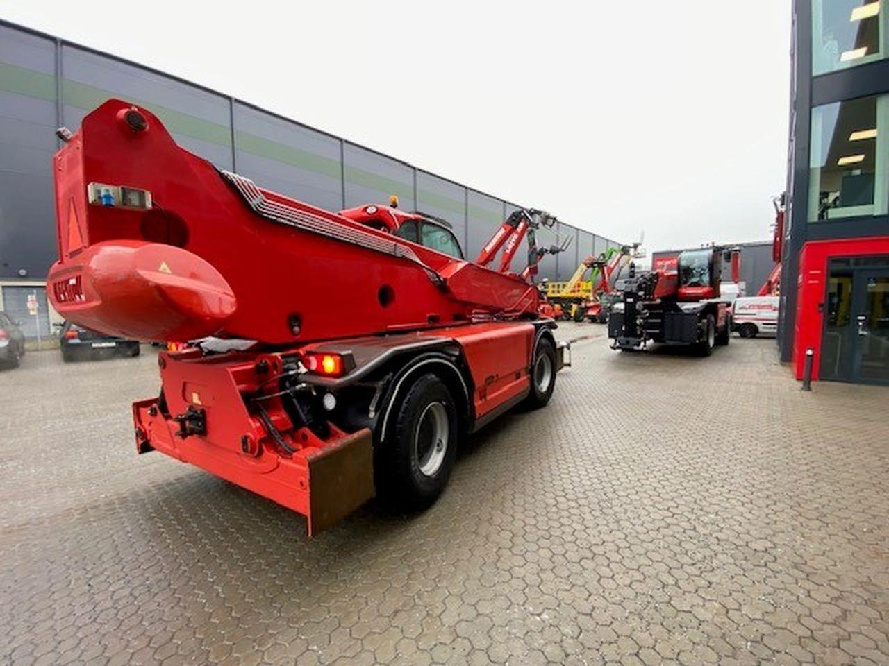 Manitou MRT2470P+ ST4 - Телескопски ракувач: слика 3 Manitou MRT2470P+ ST4 - Телескопски ракувач: слика 3