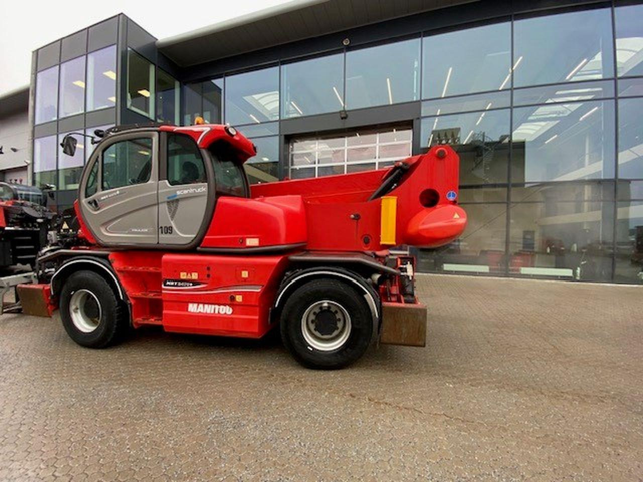 Manitou MRT2470P+ ST4 - Телескопски ракувач: слика 2 Manitou MRT2470P+ ST4 - Телескопски ракувач: слика 2