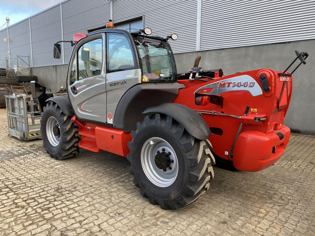 Manitou MT1440A ST3B - Телескопски ракувач: слика 2 Manitou MT1440A ST3B - Телескопски ракувач: слика 2
