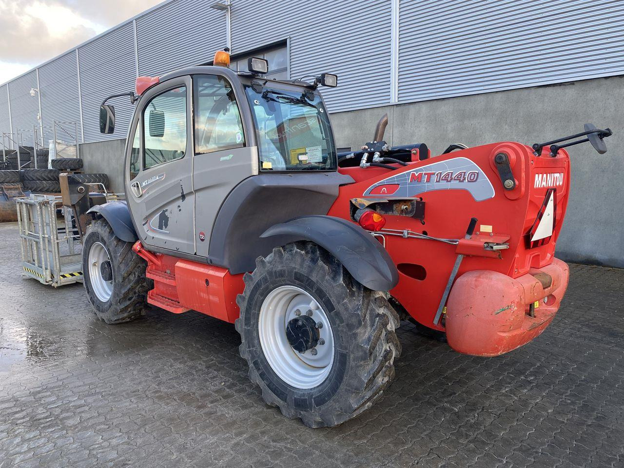 Manitou MT1440A ST3B - Телескопски ракувач: слика 2 Manitou MT1440A ST3B - Телескопски ракувач: слика 2