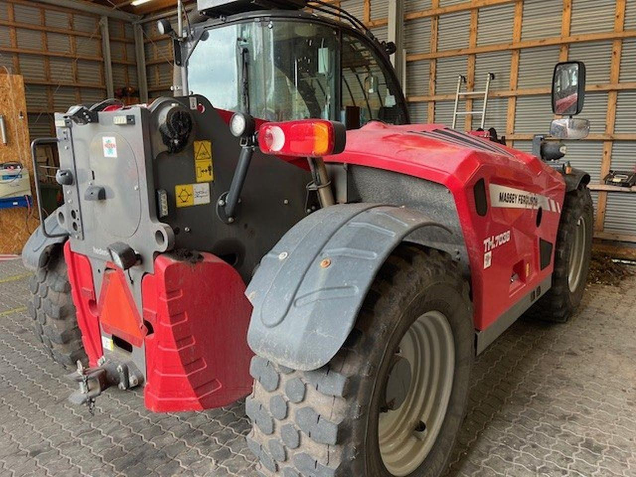 Massey Fergusson TH7038X - Телескопски ракувач: слика 2 Massey Fergusson TH7038X - Телескопски ракувач: слика 2