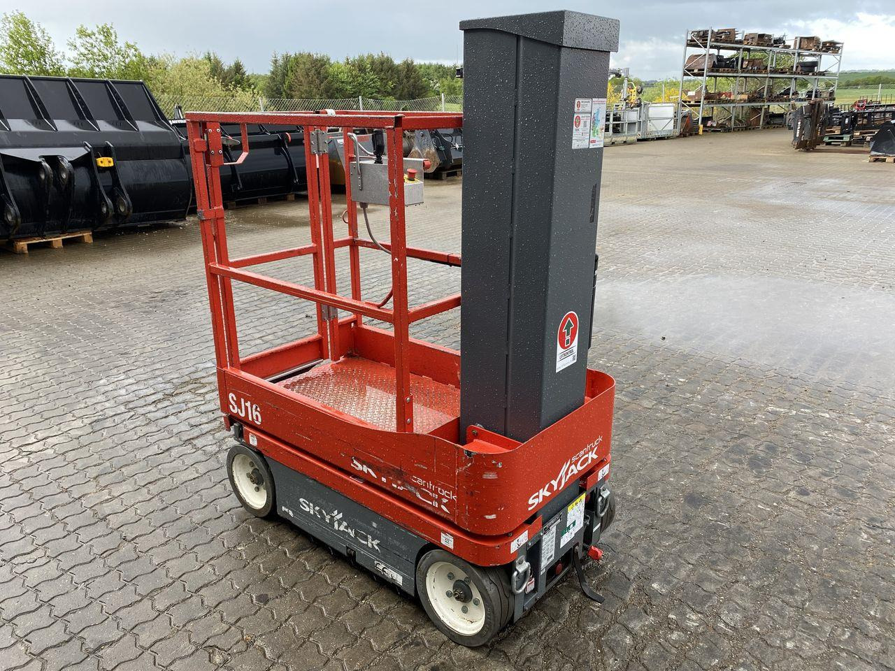 Skyjack SJ16 - Вертикален јарболски подигнувач: слика 5 Skyjack SJ16 - Вертикален јарболски подигнувач: слика 5