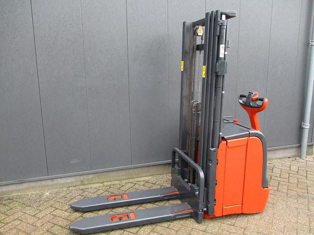 Linde L16 - Сложувач: слика 1 Linde L16 - Сложувач: слика 1