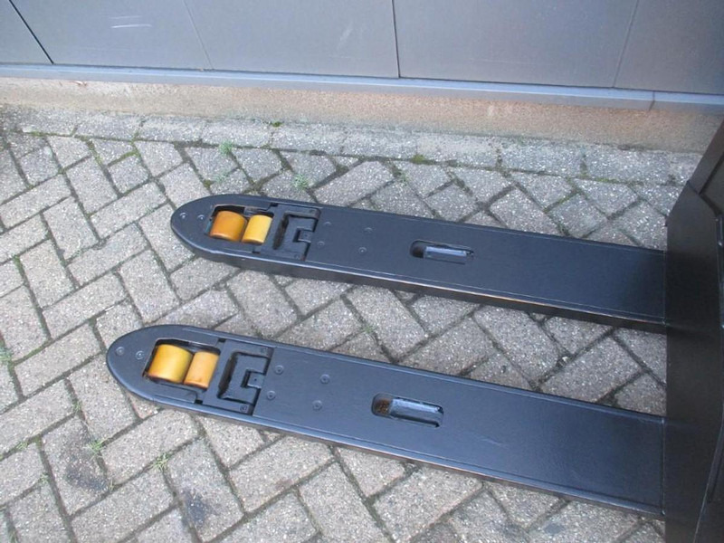 Toyota LPE 200 - Вилушкар за палети: слика 5 Toyota LPE 200 - Вилушкар за палети: слика 5