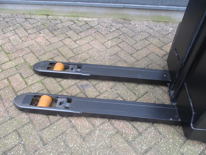 Toyota SWE 080L - Сложувач: слика 4 Toyota SWE 080L - Сложувач: слика 4