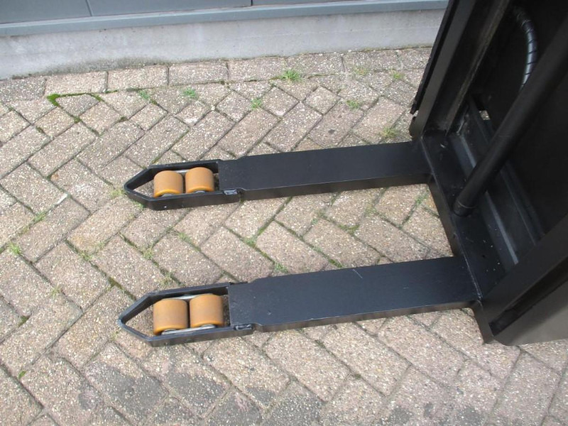 Toyota SWE 100 - Сложувач: слика 5 Toyota SWE 100 - Сложувач: слика 5