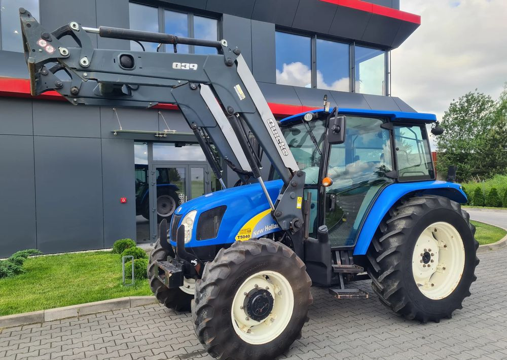 New Holland T5040 - Трактор: слика 1 New Holland T5040 - Трактор: слика 1