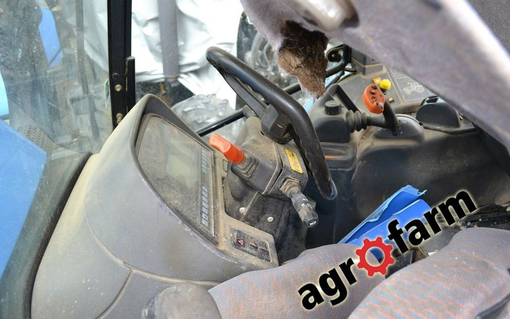 New Holland części używane skrzynia silnik most oś napęd karoseria kabina podnośnik zwolnica obudowa - Резервни делови за Земјоделска машина: слика 3 New Holland części używane skrzynia silnik most oś napęd karoseria kabina podnośnik zwolnica obudowa - Резервни делови за Земјоделска машина: слика 3