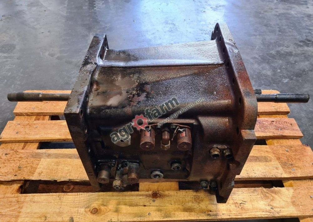 Skrzynia biegów Massey Ferguson 7616 1503B1 - Менувач: слика 2 Skrzynia biegów Massey Ferguson 7616 1503B1 - Менувач: слика 2
