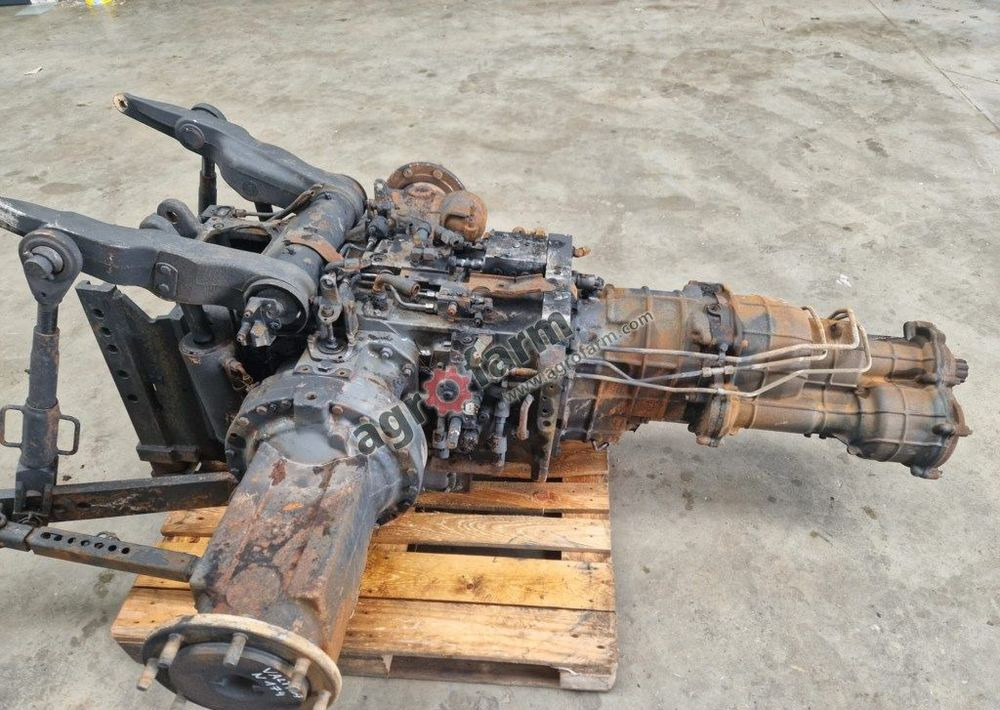 Skrzynia biegów, most tylny Valtra N174 H - Менувач: слика 1 Skrzynia biegów, most tylny Valtra N174 H - Менувач: слика 1