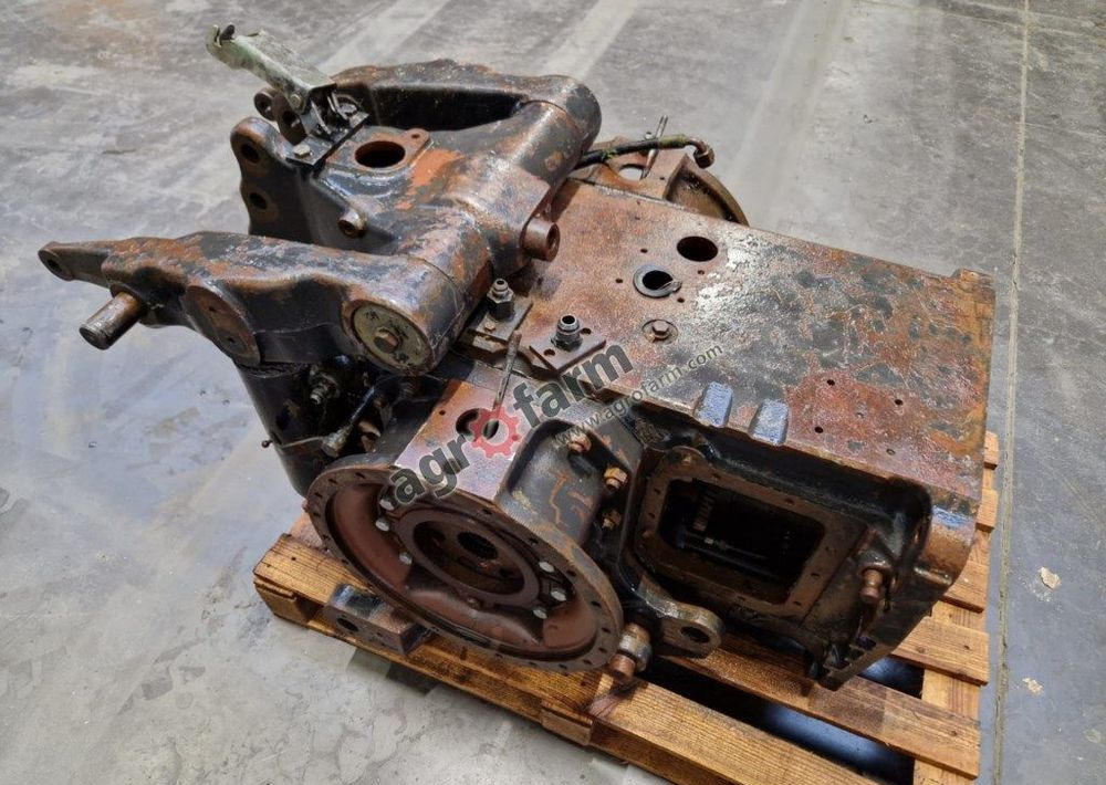 Tylny most Valtra 6400 - Менувач: слика 1 Tylny most Valtra 6400 - Менувач: слика 1