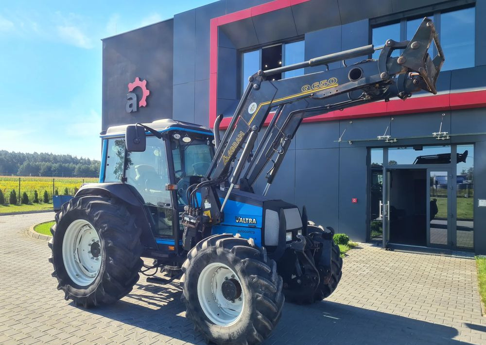Valtra A95 - Трактор: слика 2 Valtra A95 - Трактор: слика 2