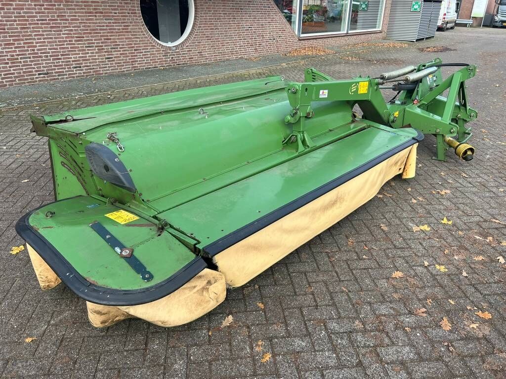 Krone Easy Cut R 320CV Krone Easy Cut R 320CV - Косилка: слика 4 Krone Easy Cut R 320CV Krone Easy Cut R 320CV - Косилка: слика 4