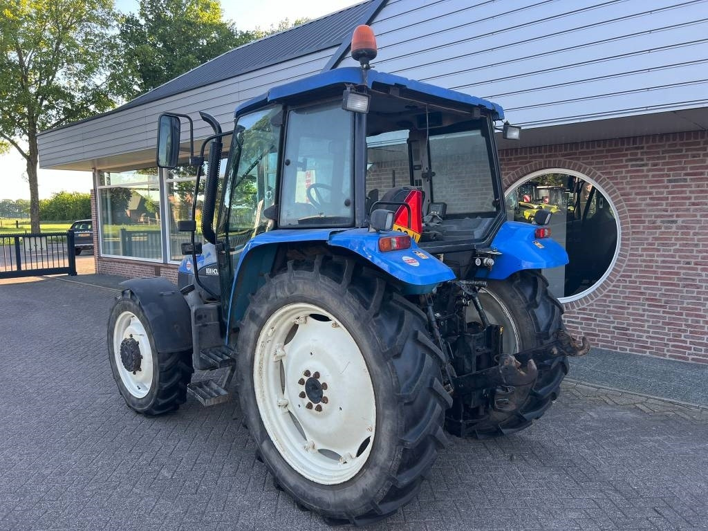 New Holland TL 90 - Трактор: слика 3 New Holland TL 90 - Трактор: слика 3