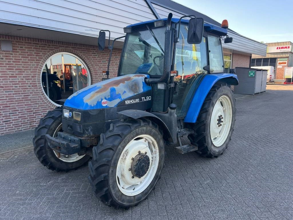 New Holland TL 90 - Трактор: слика 1 New Holland TL 90 - Трактор: слика 1