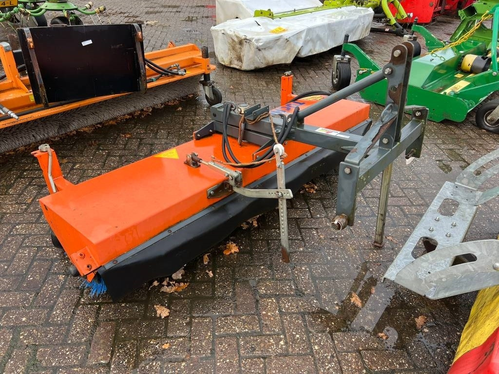 Tuchel EKM 230 HD veegmachine - Метла: слика 4 Tuchel EKM 230 HD veegmachine - Метла: слика 4