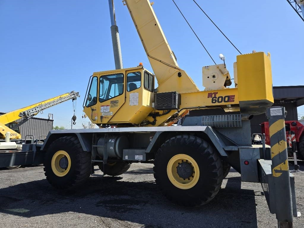 Grove RT 600 E - Мобилен кран: слика 2 Grove RT 600 E - Мобилен кран: слика 2