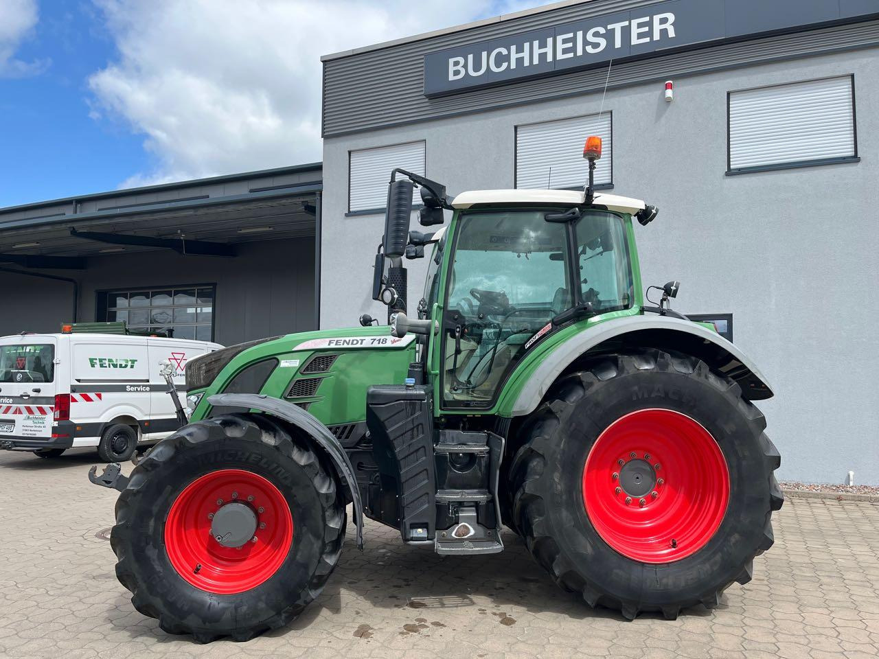 Fendt 718 Vario SCR - Трактор: слика 2 Fendt 718 Vario SCR - Трактор: слика 2