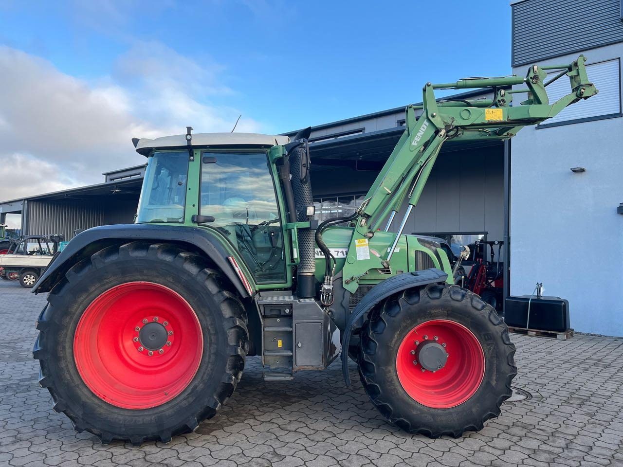 Fendt 718 Vario TMS - Трактор: слика 2 Fendt 718 Vario TMS - Трактор: слика 2