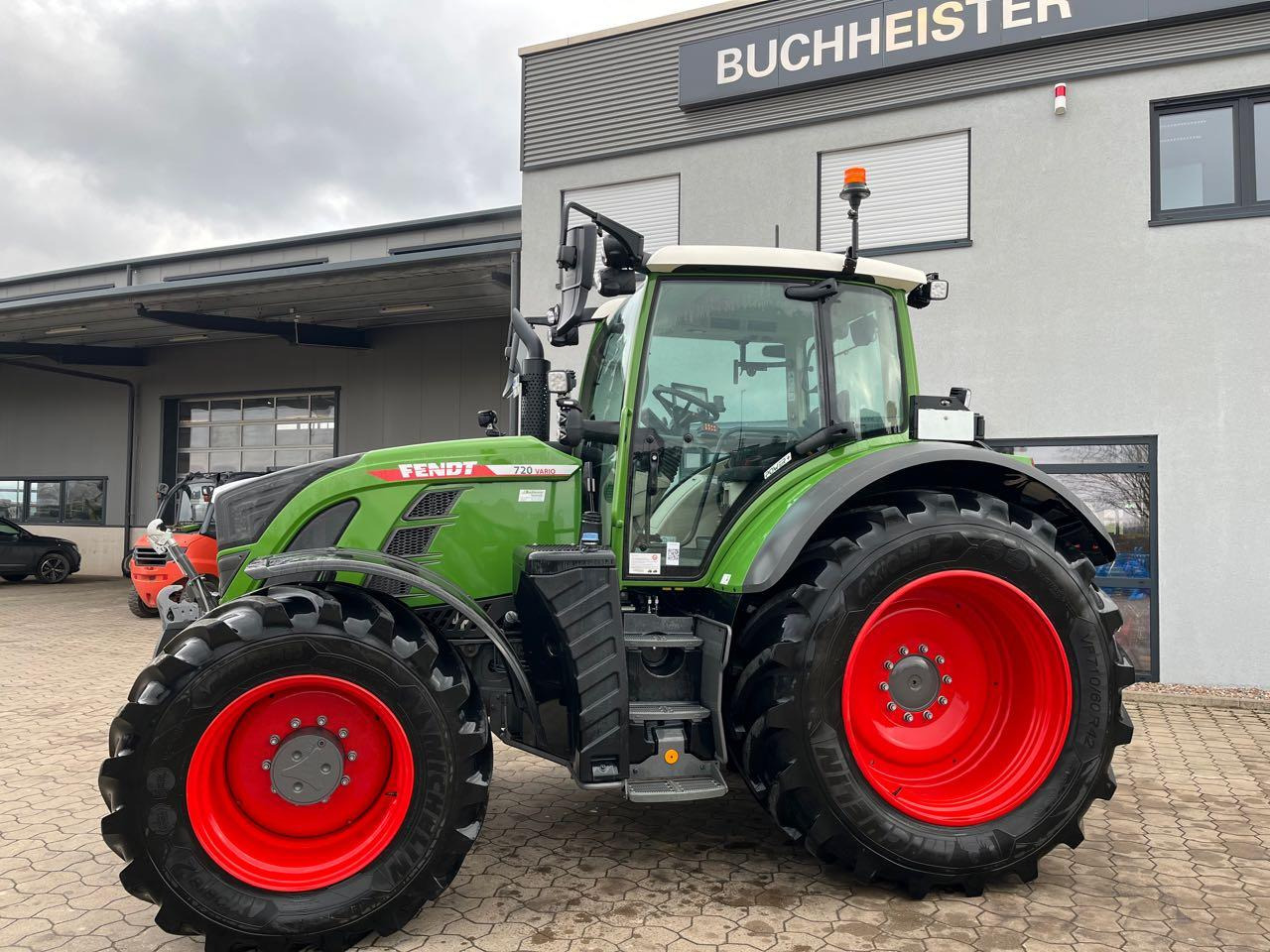 Fendt 720 Vario Gen 6 PowerPlus - Трактор: слика 1 Fendt 720 Vario Gen 6 PowerPlus - Трактор: слика 1