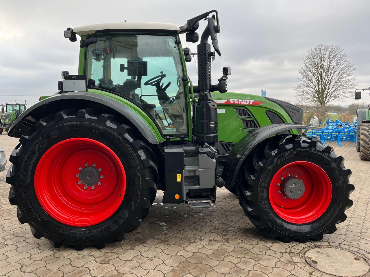 Fendt 720 Vario Gen 6 PowerPlus - Трактор: слика 2 Fendt 720 Vario Gen 6 PowerPlus - Трактор: слика 2