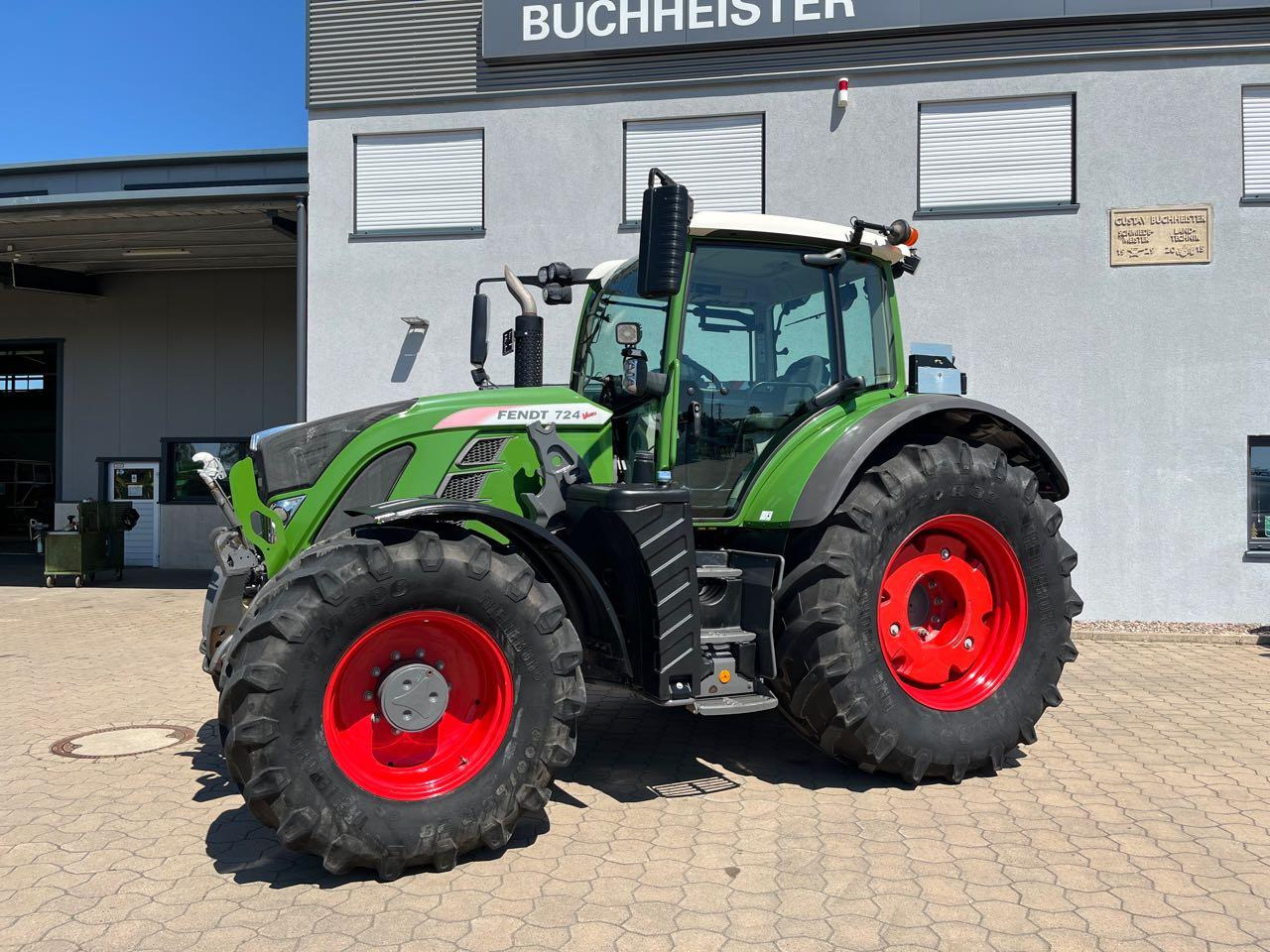 Fendt 724 Vario S4 - Трактор: слика 1 Fendt 724 Vario S4 - Трактор: слика 1