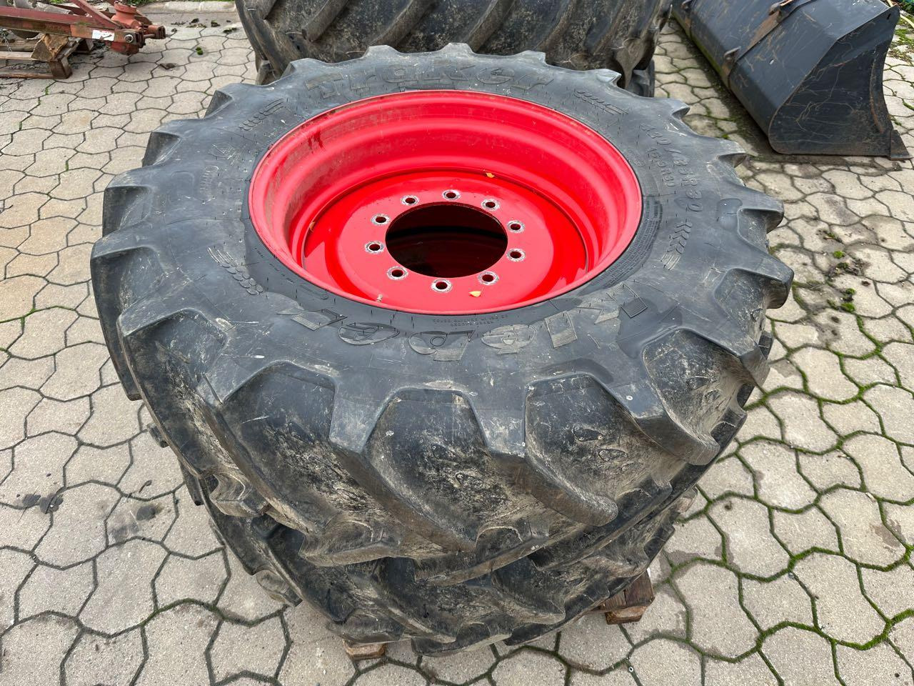 Firestone Komplettsatz 420/85 R30 + 460/85 R42 - Гума: слика 3 Firestone Komplettsatz 420/85 R30 + 460/85 R42 - Гума: слика 3