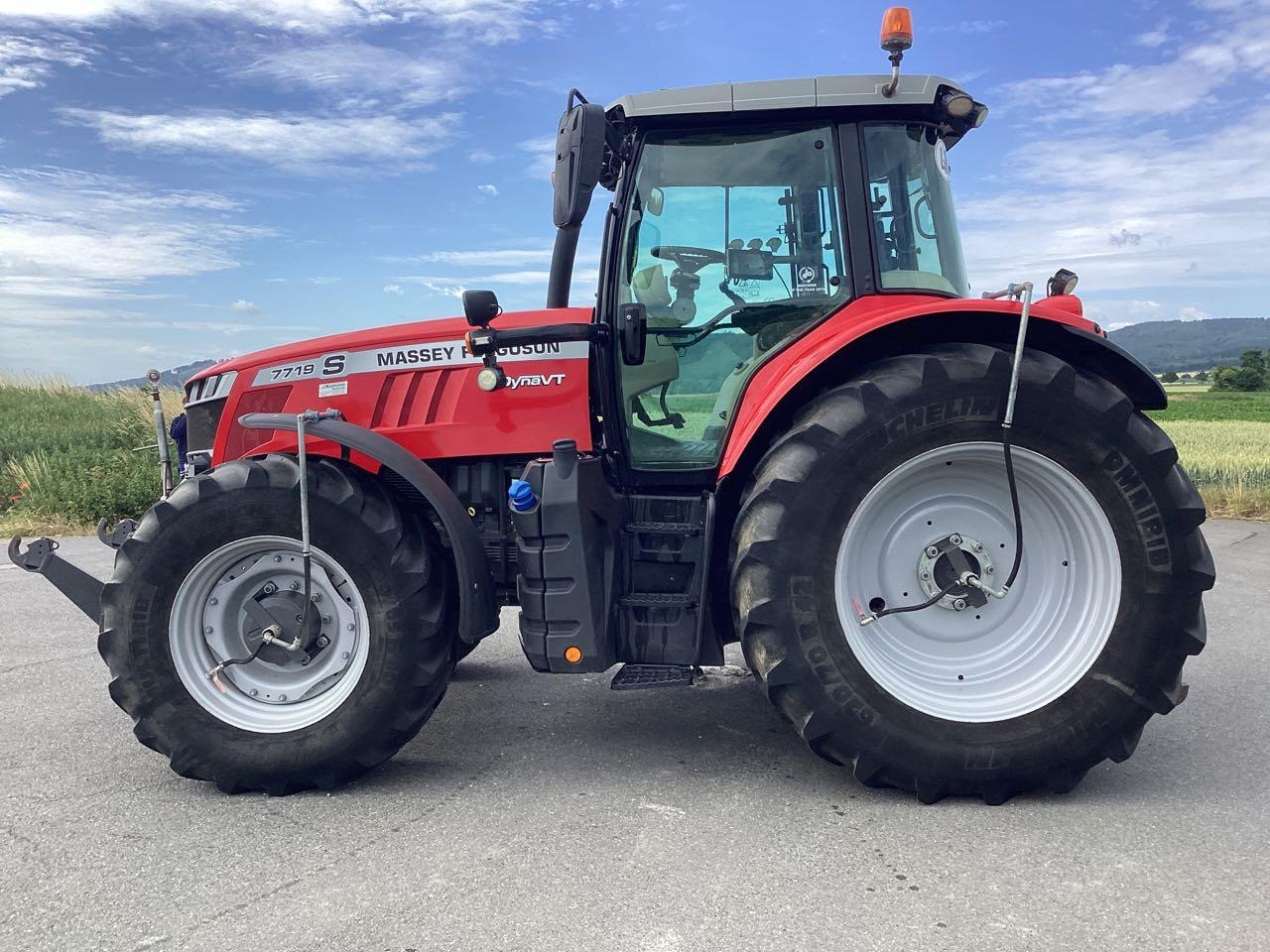 Massey Ferguson 7719 Exclusive Dyna VT - Трактор: слика 2 Massey Ferguson 7719 Exclusive Dyna VT - Трактор: слика 2