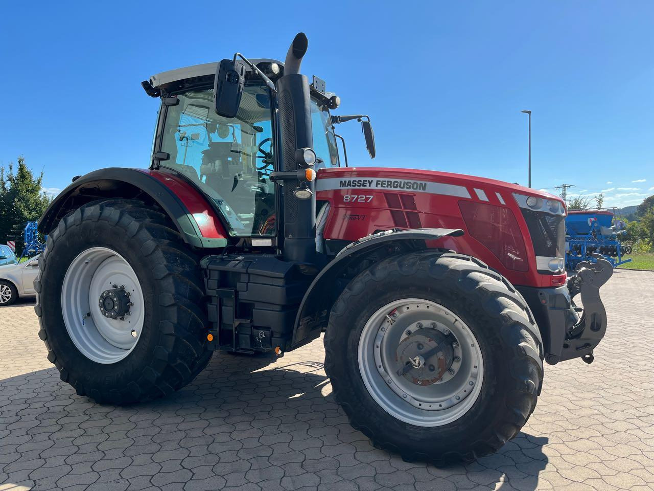 Massey Ferguson 8727 Dyna VT - Трактор: слика 2 Massey Ferguson 8727 Dyna VT - Трактор: слика 2