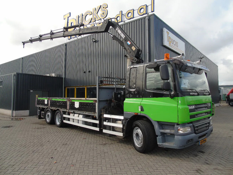 DAF CF 75.310 + HIAB 200 C5 + MANUAL + REMOTE + 6X2 STEERING - Камион со кран: слика 4 DAF CF 75.310 + HIAB 200 C5 + MANUAL + REMOTE + 6X2 STEERING - Камион со кран: слика 4