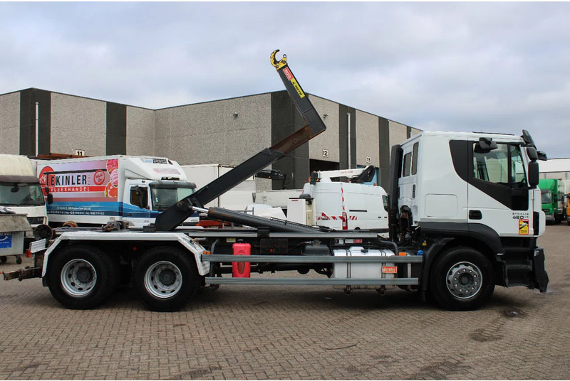 Iveco Stralis 460 + 6X2 + 20T - Камион со кука за подигање: слика 4 Iveco Stralis 460 + 6X2 + 20T - Камион со кука за подигање: слика 4