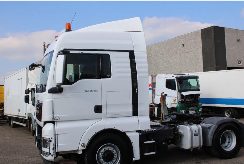 MAN TGX 18.480 + EURO 6 + 4x4 hydro + MANUAL + SPOILER - Камион влекач: слика 3 MAN TGX 18.480 + EURO 6 + 4x4 hydro + MANUAL + SPOILER - Камион влекач: слика 3