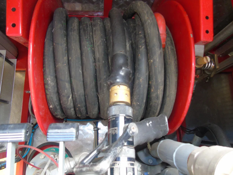 MAN F16 .240 + 4x4 + PUMPS COMPLETE + MANUAL + SPRING + 24.416KM - Противпожарен камион: слика 5 MAN F16 .240 + 4x4 + PUMPS COMPLETE + MANUAL + SPRING + 24.416KM - Противпожарен камион: слика 5
