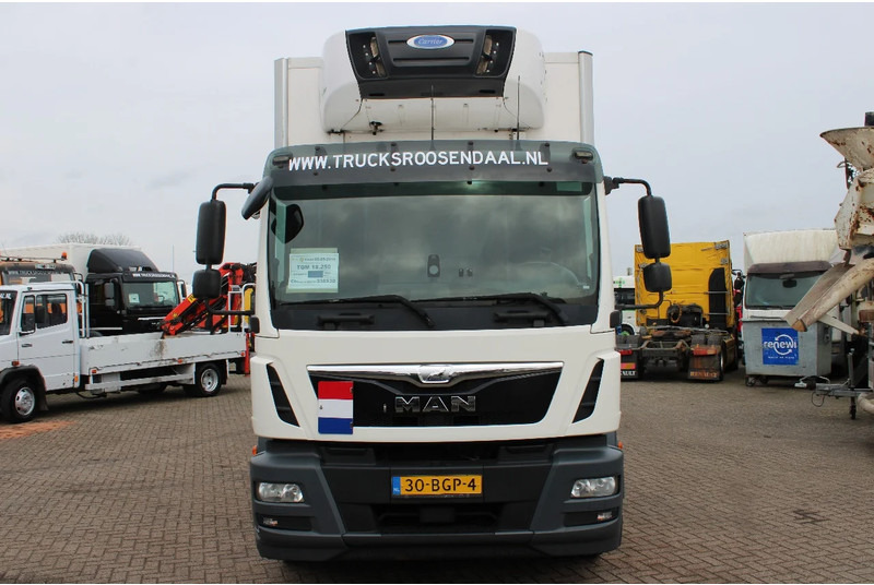 MAN TGM 18.250 + EURO 6 + CARRIER + LIFT - Камион ладилник: слика 2 MAN TGM 18.250 + EURO 6 + CARRIER + LIFT - Камион ладилник: слика 2