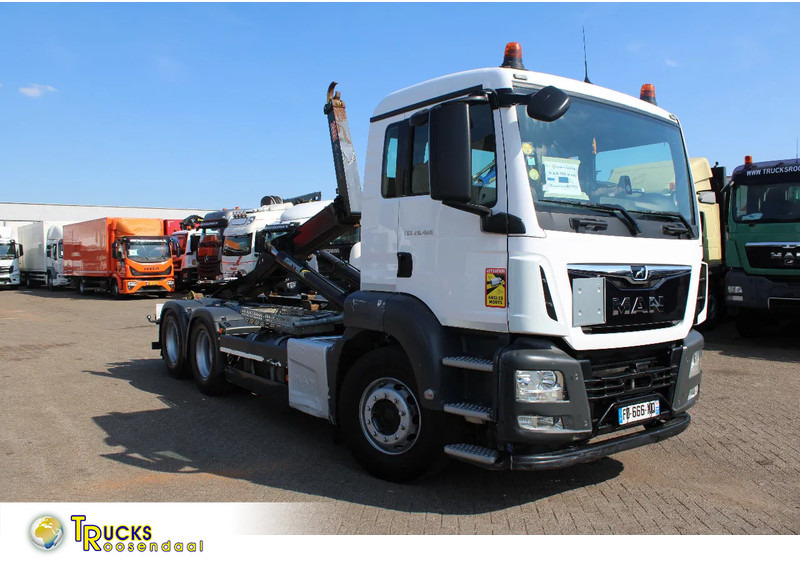MAN TGS 28.460 + 6X2 + 249.000KM + EURO 6 - Камион со кука за подигање: слика 1 MAN TGS 28.460 + 6X2 + 249.000KM + EURO 6 - Камион со кука за подигање: слика 1