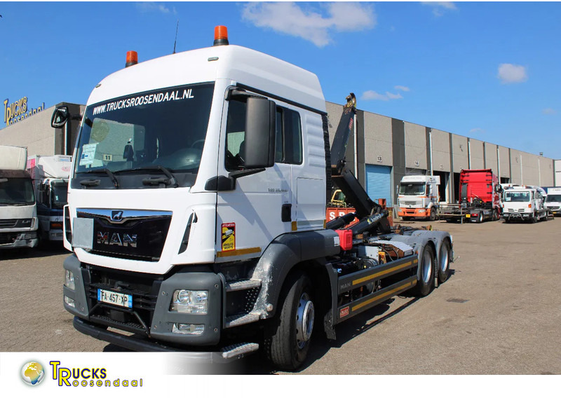 MAN TGS 28.460 + 6X2 + HOOKSYSTEM 20TONS + EURO 6 - Камион со кука за подигање: слика 1 MAN TGS 28.460 + 6X2 + HOOKSYSTEM 20TONS + EURO 6 - Камион со кука за подигање: слика 1