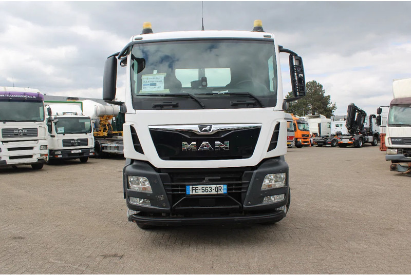MAN TGS 28.460 + 6X2 + PERFECT CONDITION!! 3 X IN STOCK - Камион со кука за подигање: слика 5 MAN TGS 28.460 + 6X2 + PERFECT CONDITION!! 3 X IN STOCK - Камион со кука за подигање: слика 5