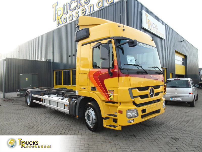 Mercedes-Benz Actros 1841 + EURO 5 EEV - Транспортер на контејнер/ Камион со променливо тело: слика 1 Mercedes-Benz Actros 1841 + EURO 5 EEV - Транспортер на контејнер/ Камион со променливо тело: слика 1