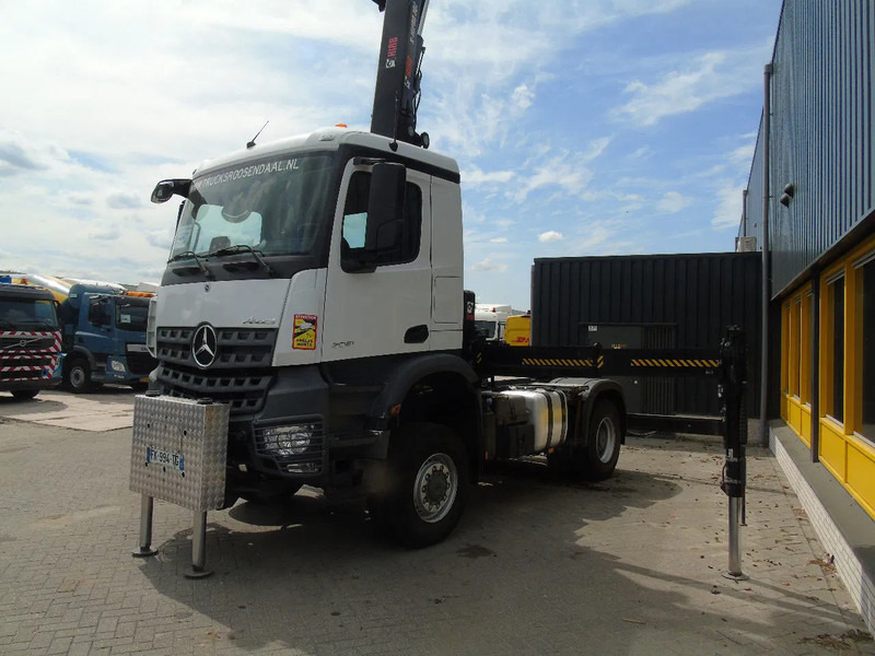 Камион со кран Mercedes-Benz Arocs 2051 + 4X4 + HIAB 302 E6 / JIB 70 X 4 + 10 EXTENTSIONS (512hours): слика 6