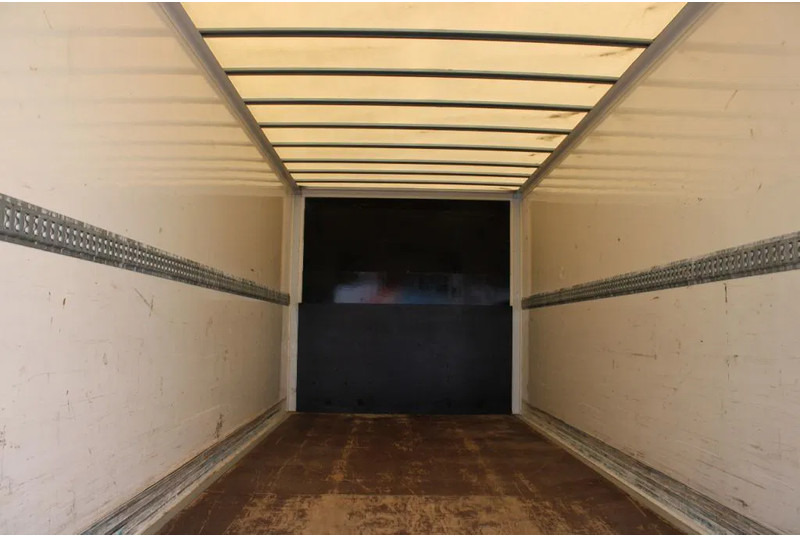 Mercedes-Benz Atego 1221 + EURO 6 + LIFT + 12t - Камион сандучар: слика 5 Mercedes-Benz Atego 1221 + EURO 6 + LIFT + 12t - Камион сандучар: слика 5