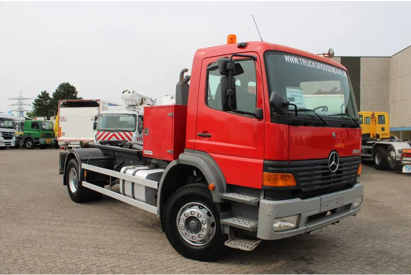 Mercedes-Benz Atego 1923 + HOOK SYSTEM + EURO 2 - Камион со кука за подигање: слика 3 Mercedes-Benz Atego 1923 + HOOK SYSTEM + EURO 2 - Камион со кука за подигање: слика 3