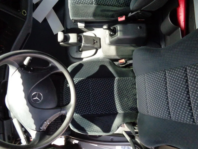 Mercedes-Benz Atego 816 + Euro 5 - Камион сандучар: слика 5 Mercedes-Benz Atego 816 + Euro 5 - Камион сандучар: слика 5