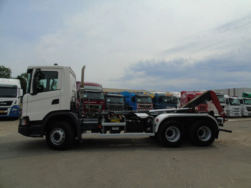 Scania G450 + 6X4 + RETARDER + EURO 6 - Камион со кука за подигање: слика 3 Scania G450 + 6X4 + RETARDER + EURO 6 - Камион со кука за подигање: слика 3