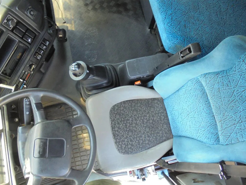 Volvo FH 12.420 + Euro 2 + 6x2 + Manual - Камион со кабинска шасија: слика 5 Volvo FH 12.420 + Euro 2 + 6x2 + Manual - Камион со кабинска шасија: слика 5